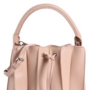 NWT Bucket HANDBAG PRETTY BLUSH PINK